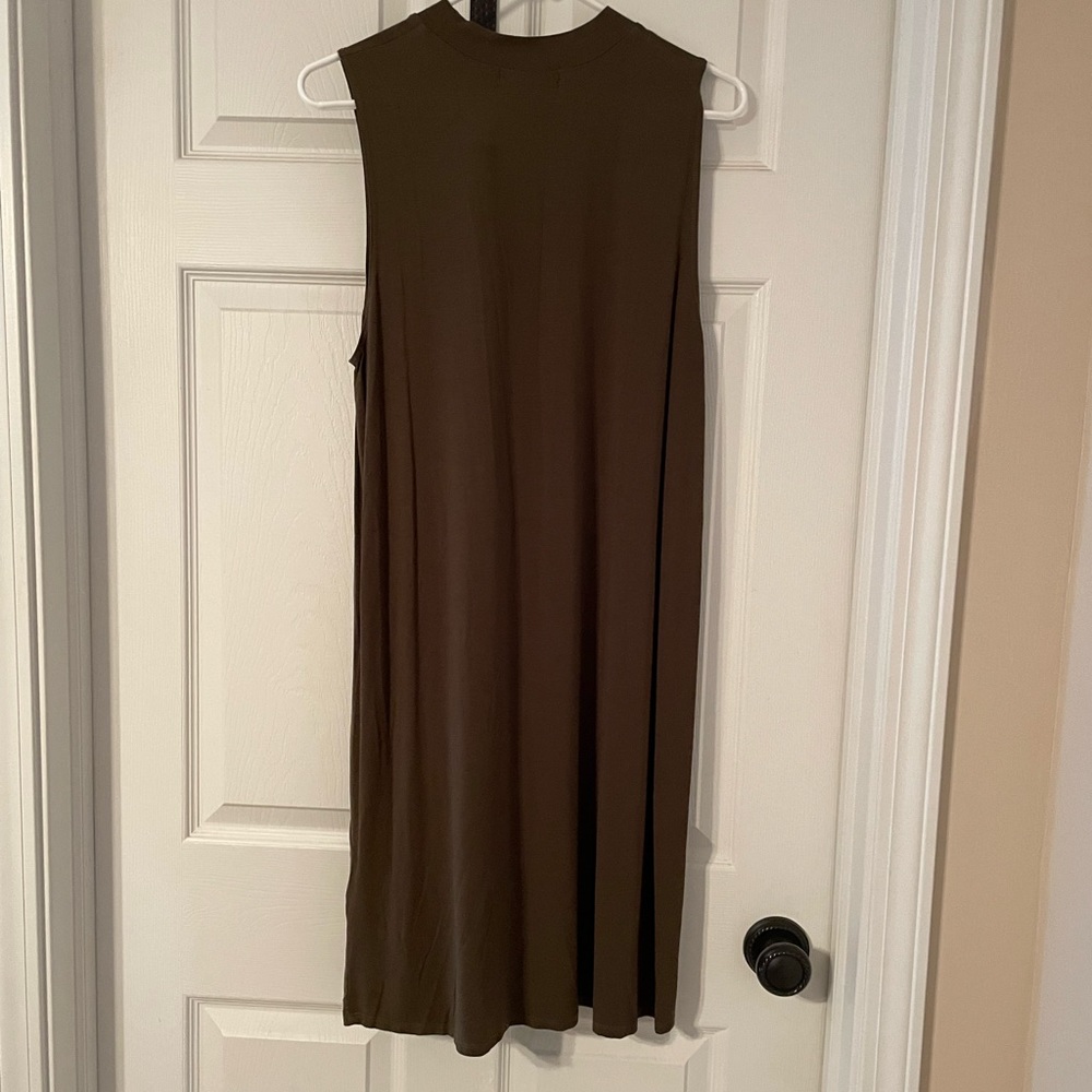 Olive sleeveless dress - Picture 3 of 3
